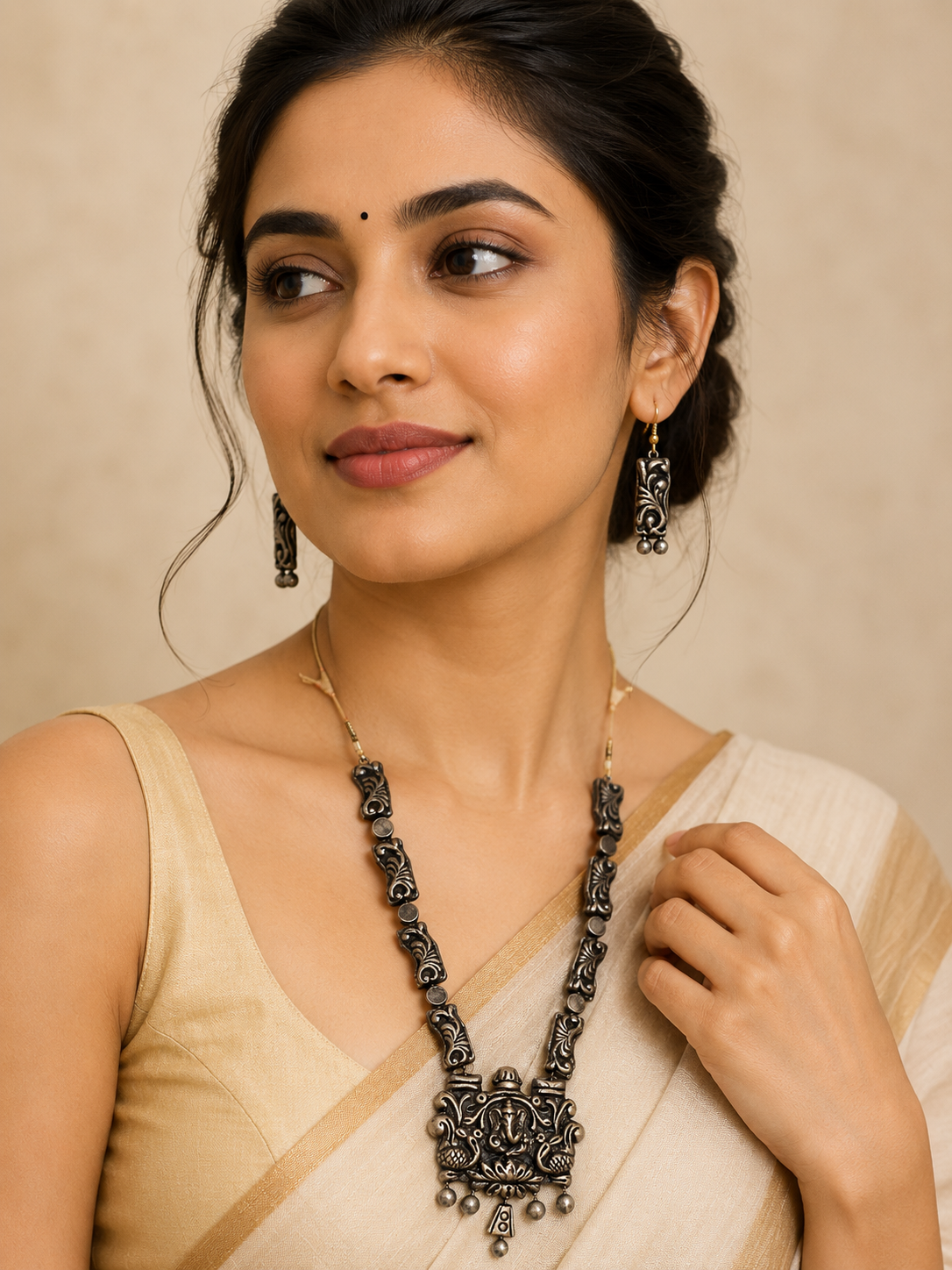Vighnahara Antique Necklace Set