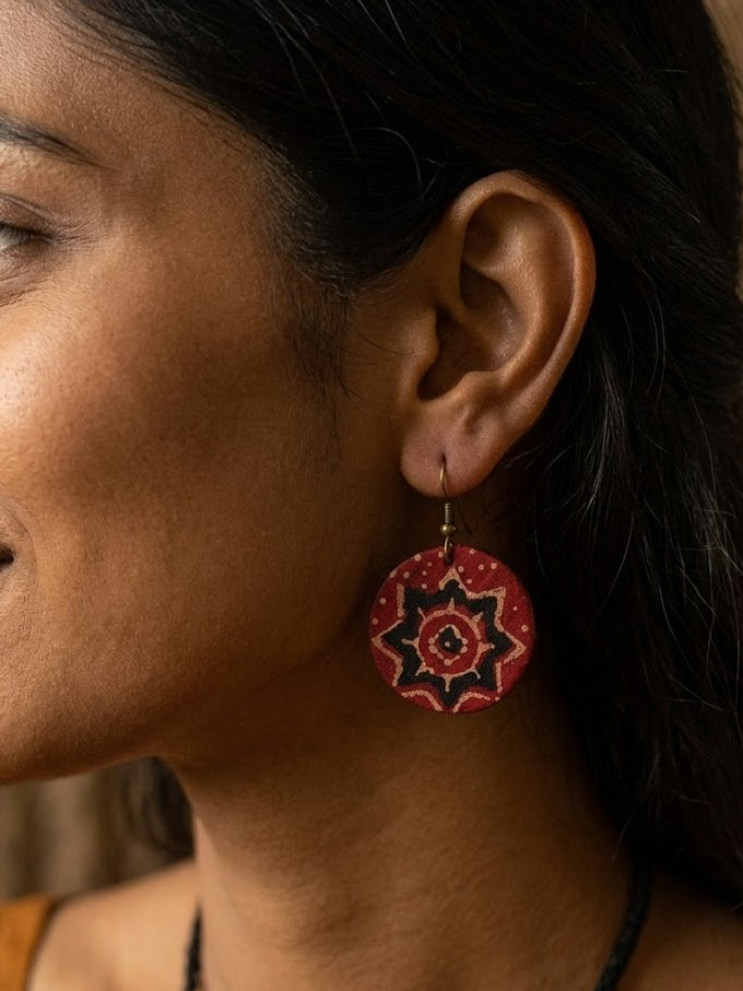 Raktika Eclipse Pendant Set
