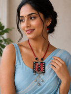 Varnika Pendant Set