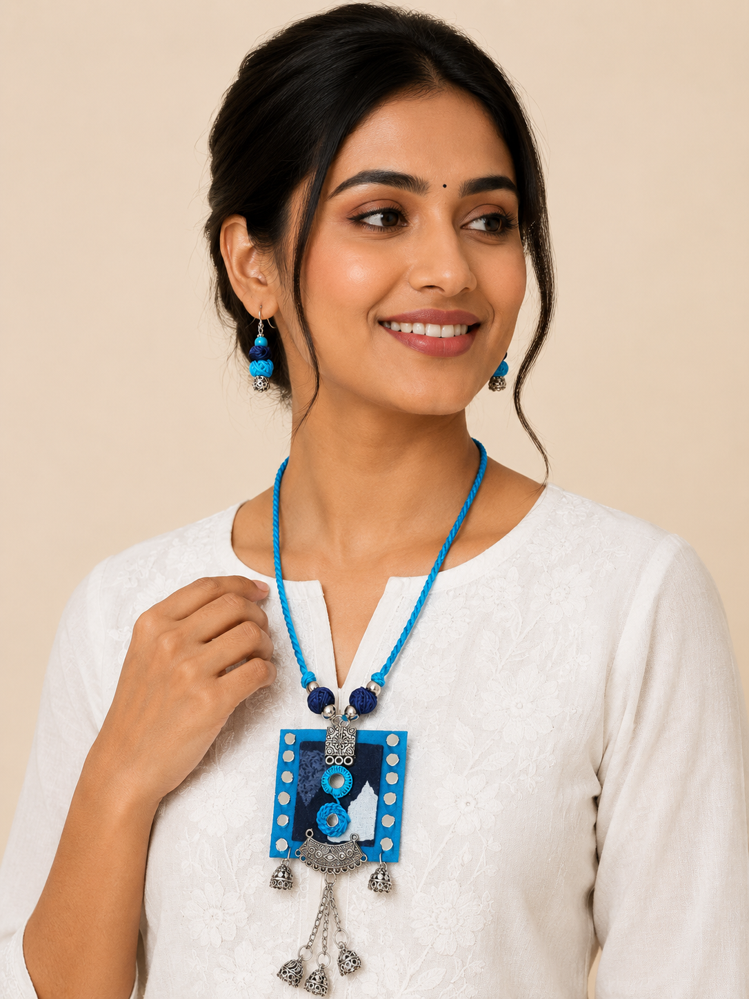 Varnika Pendant Set