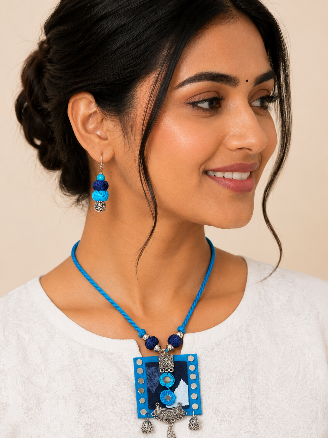 Varnika Pendant Set