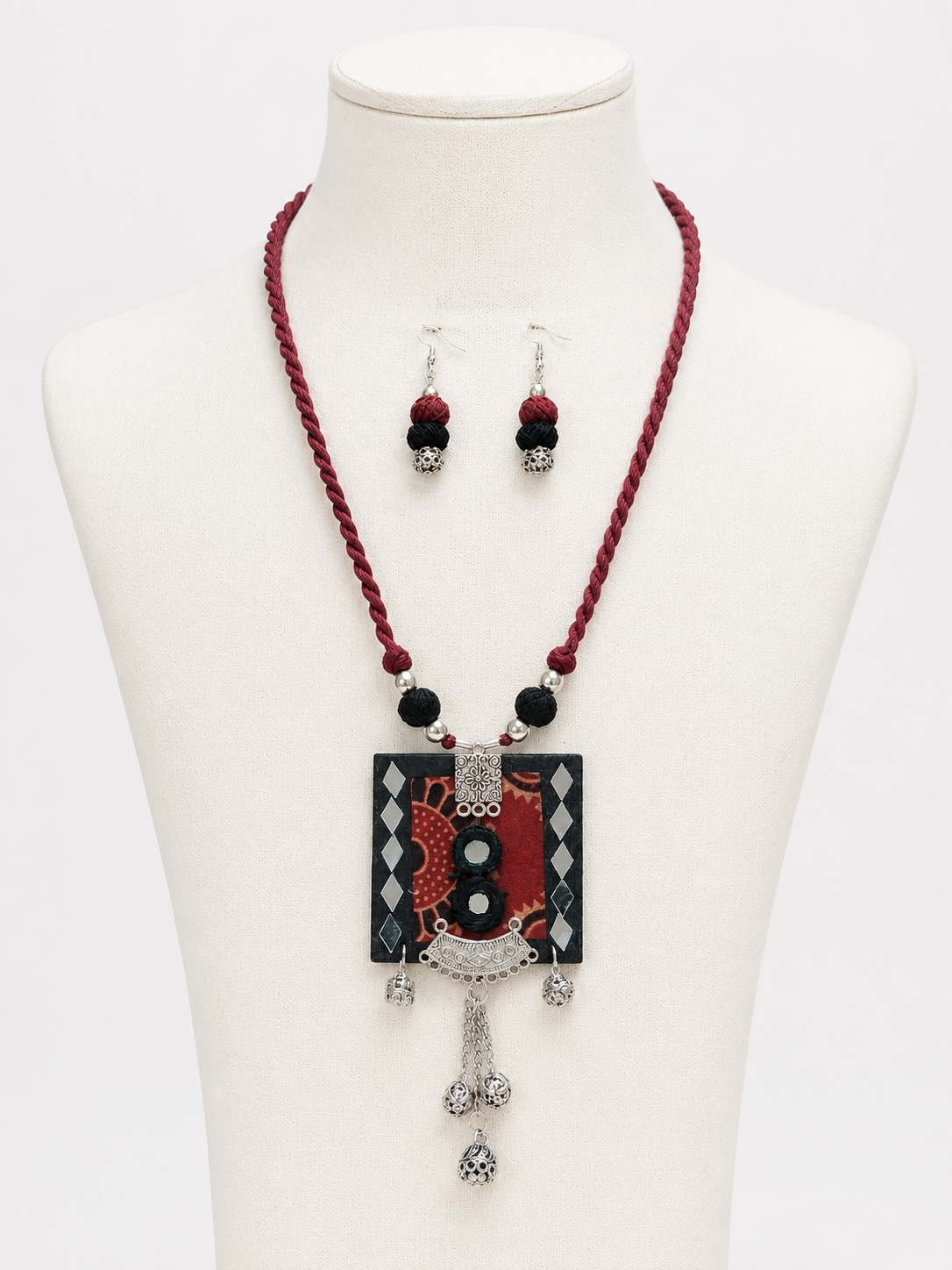 Kashvi Artisan Pendant Set