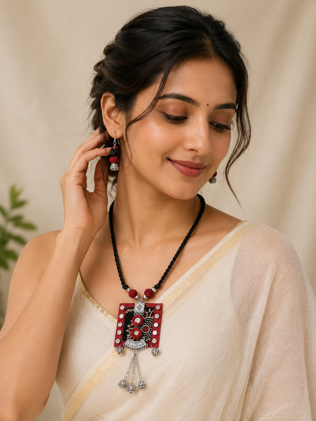 Kashvi Artisan Pendant Set