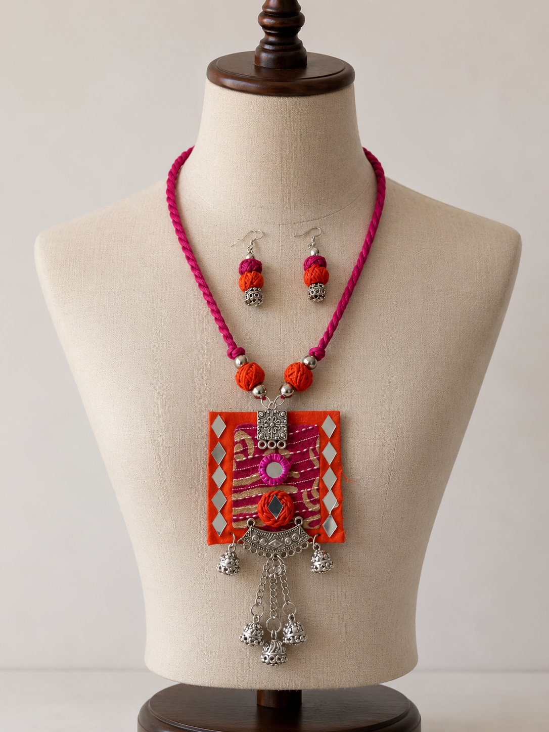 Kashvi Artisan Pendant Set