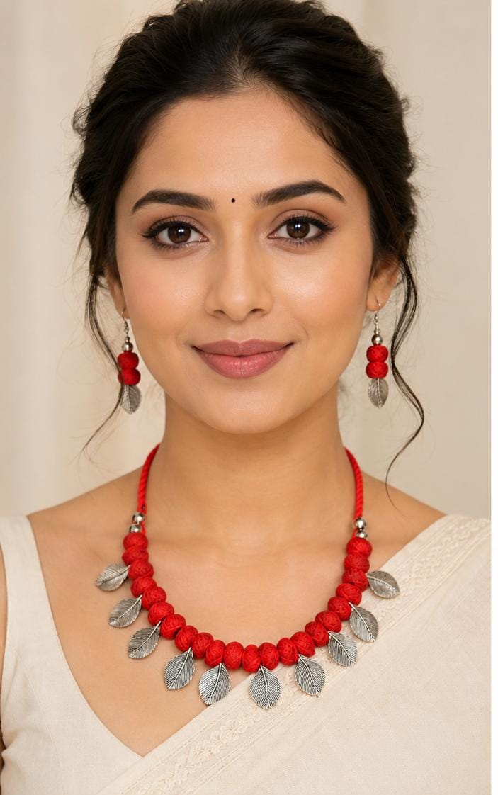 Vanya Leaf Charm Necklace Set