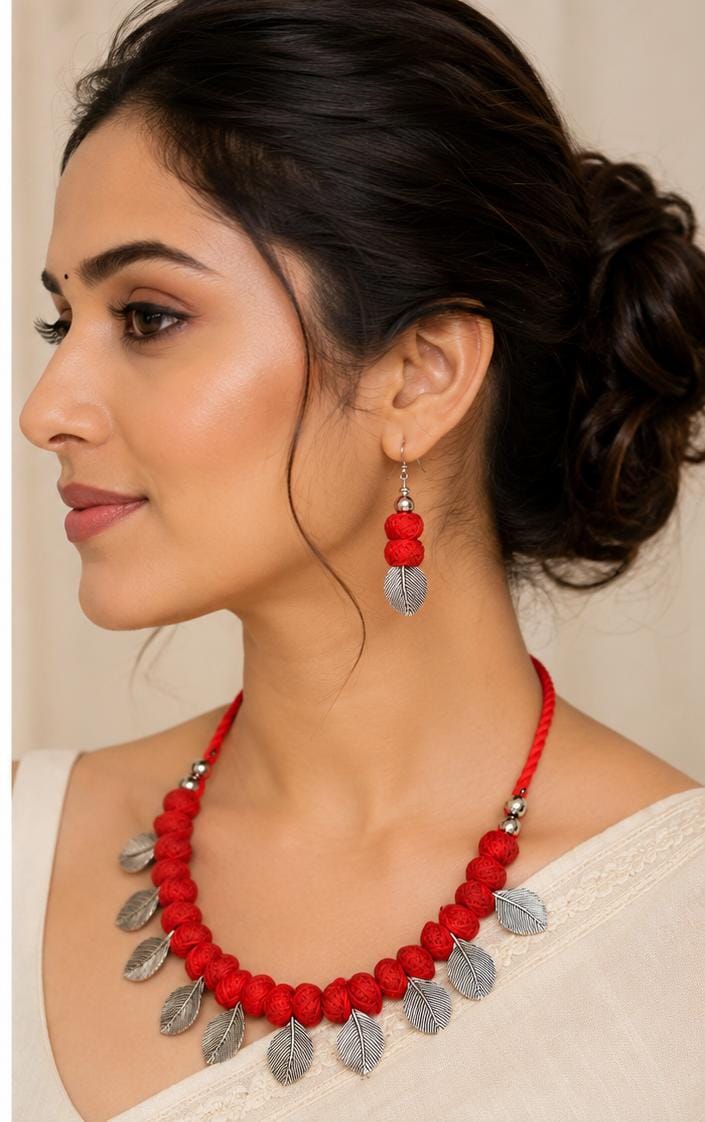 Vanya Leaf Charm Necklace Set
