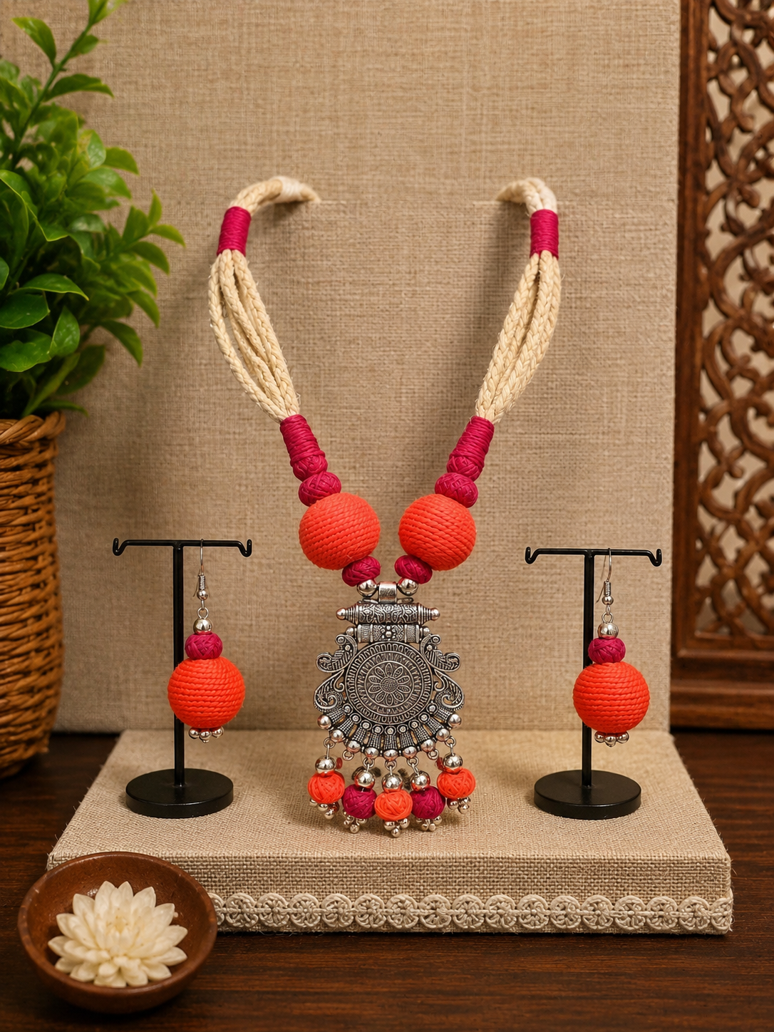 Sunwoven Heritage Pendant Set