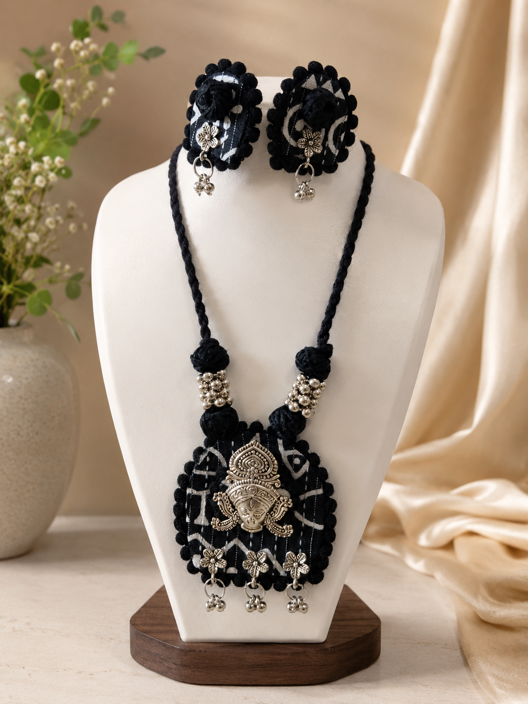 Vanya Devi Artisan Jewellery Set