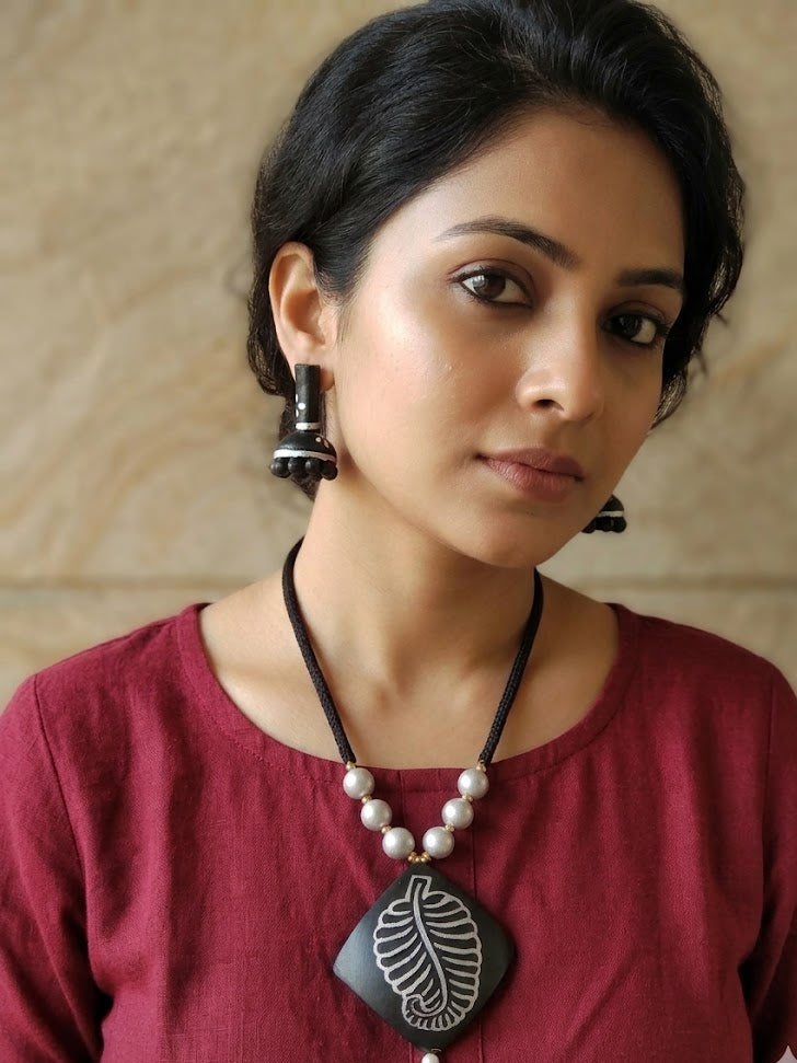 Leaf Charm Necklace Set