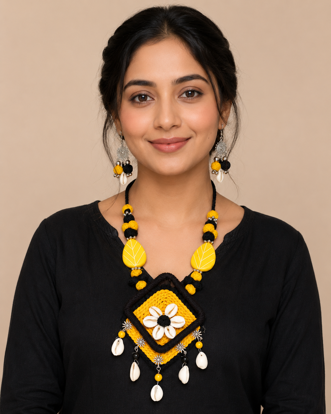 Handcrafted Floral Shell Pendant Necklace Set