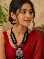 Noor Vintage Pendant Necklace Set