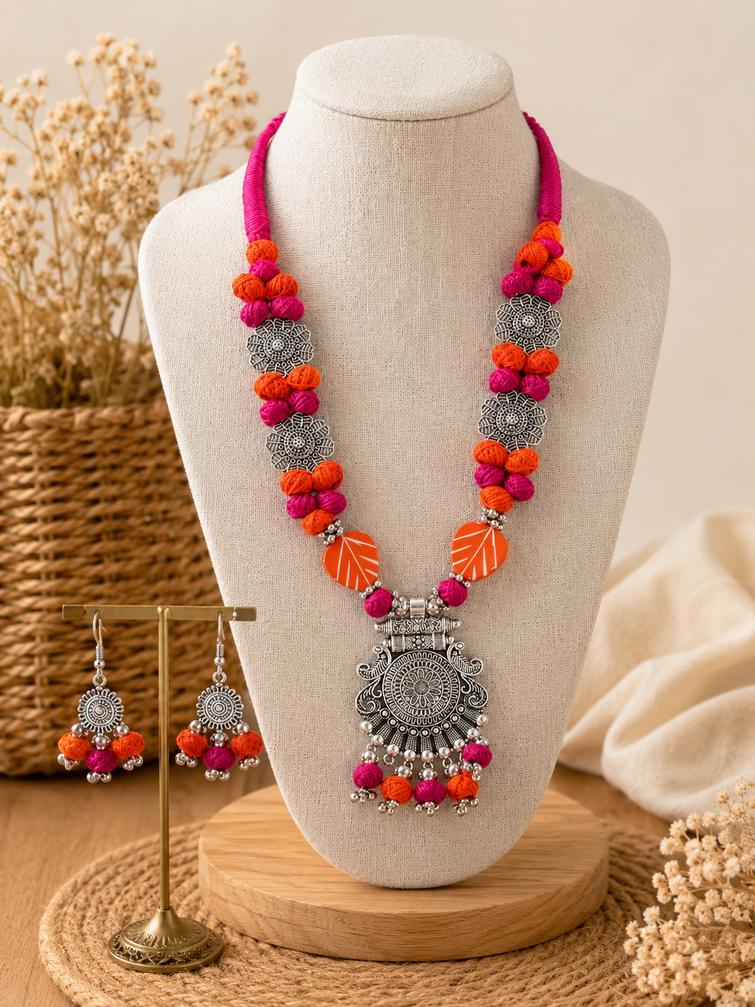 Rangriti Pendant Necklace Set