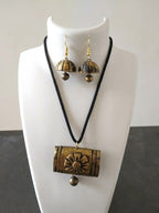 Mitti Sunbeam Pendant Necklace Set