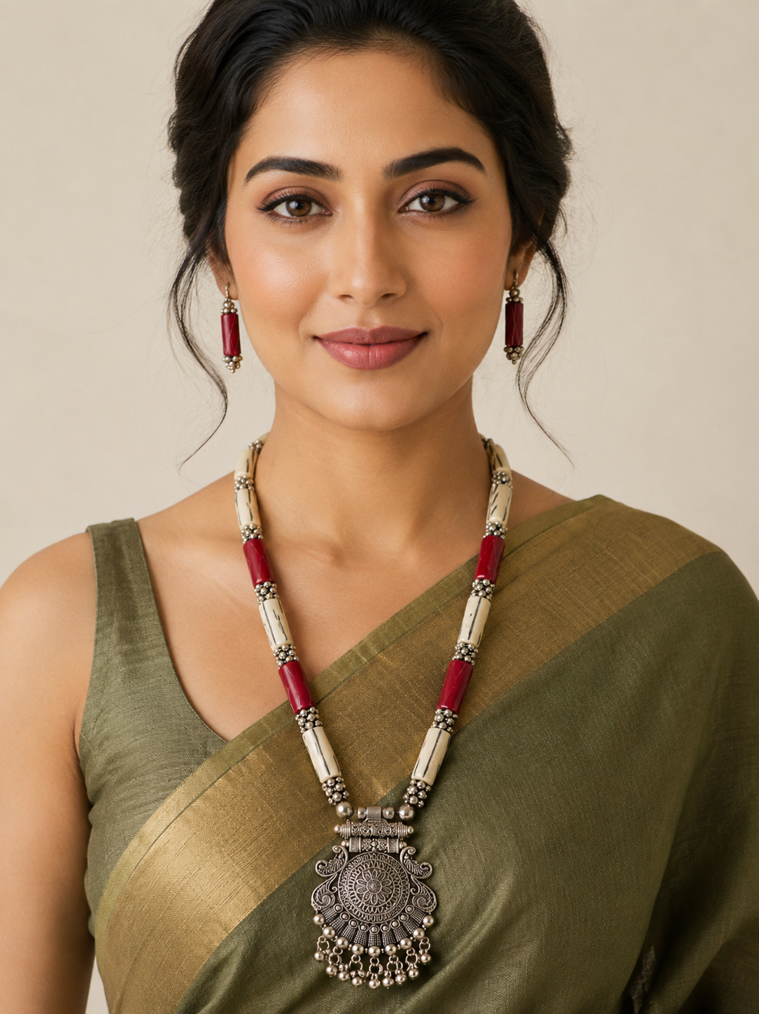 Chandrika Pendant Necklace & Earrings Set