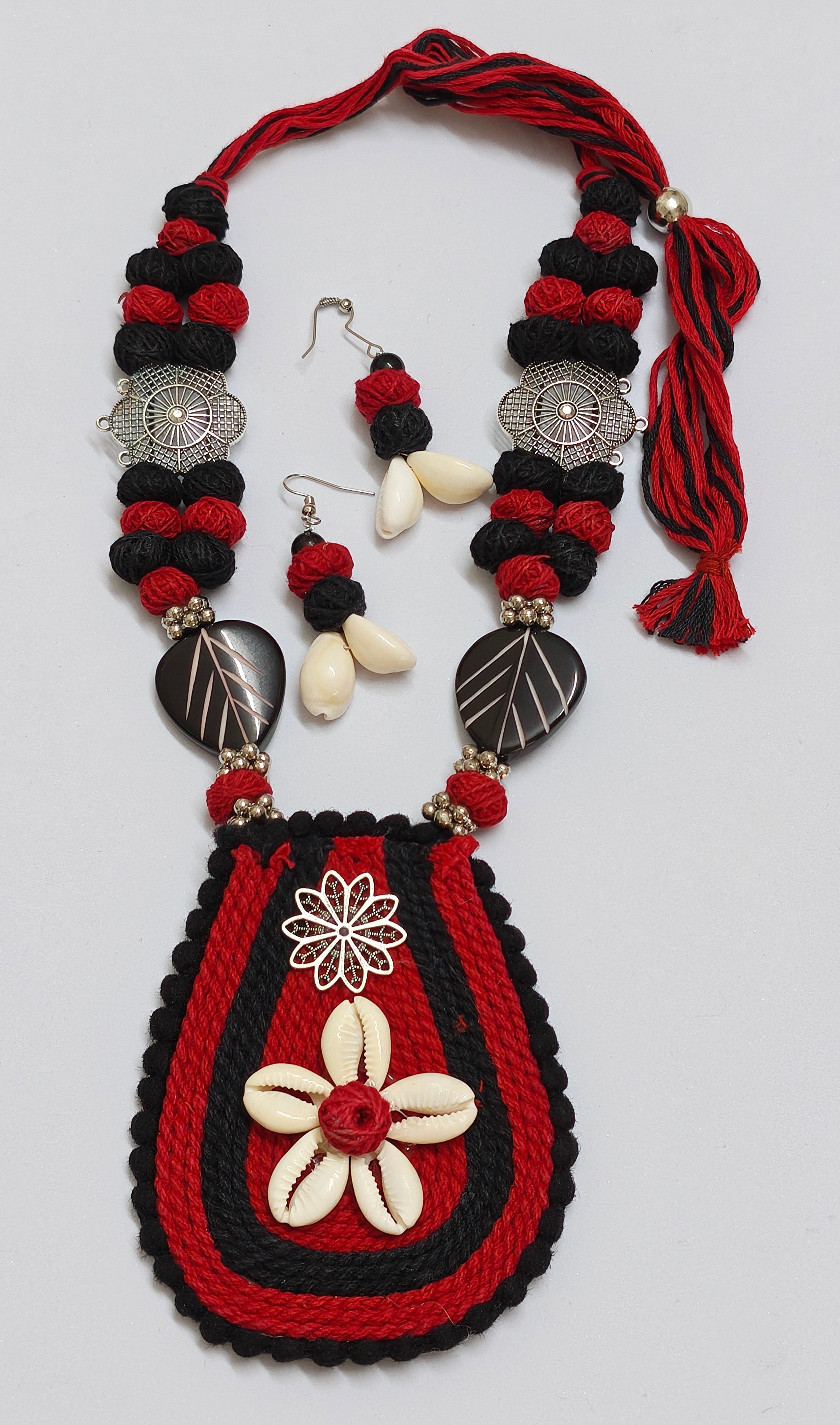 Folk Style Shell Jewelry Set