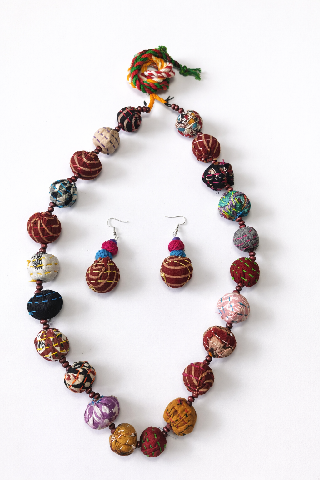 🎁 Handcrafted Fabric Bead Necklace Set (100% off)