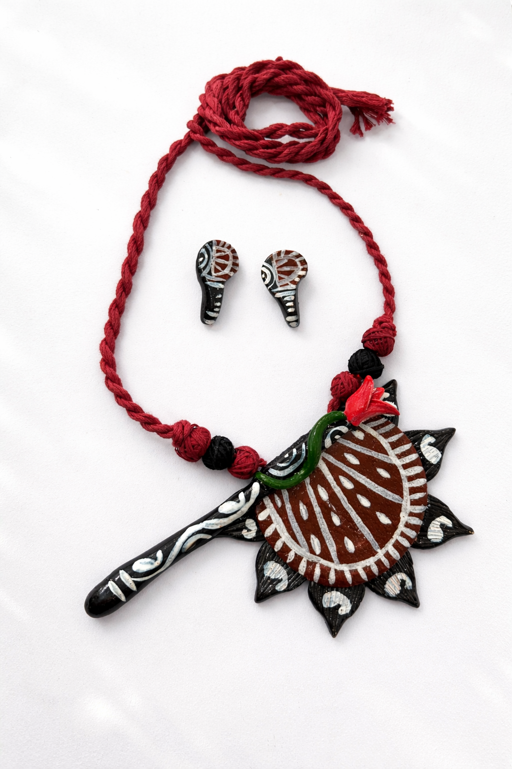 Clay Folk Fan Necklace Set