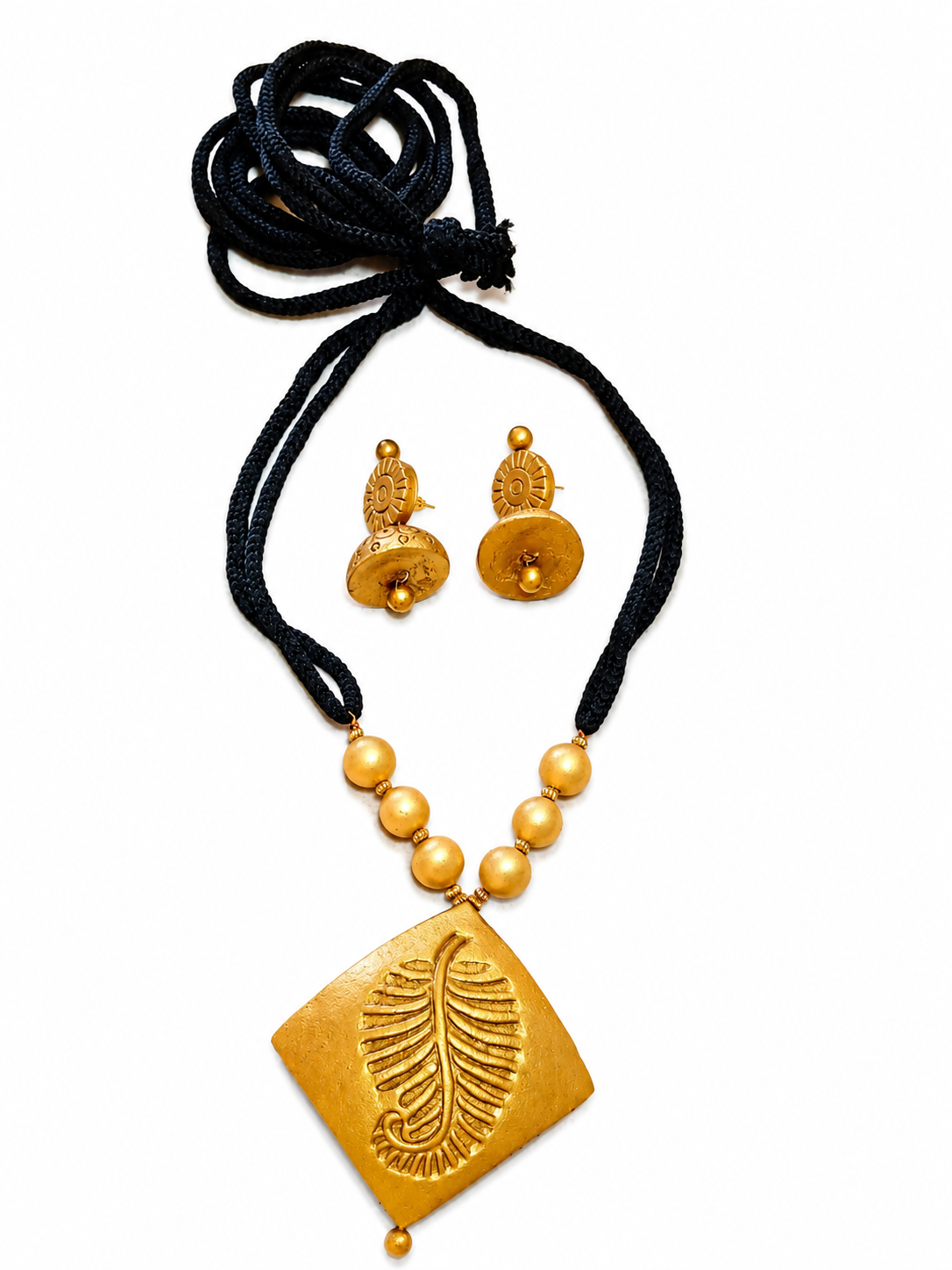 Leaf Charm Necklace Set