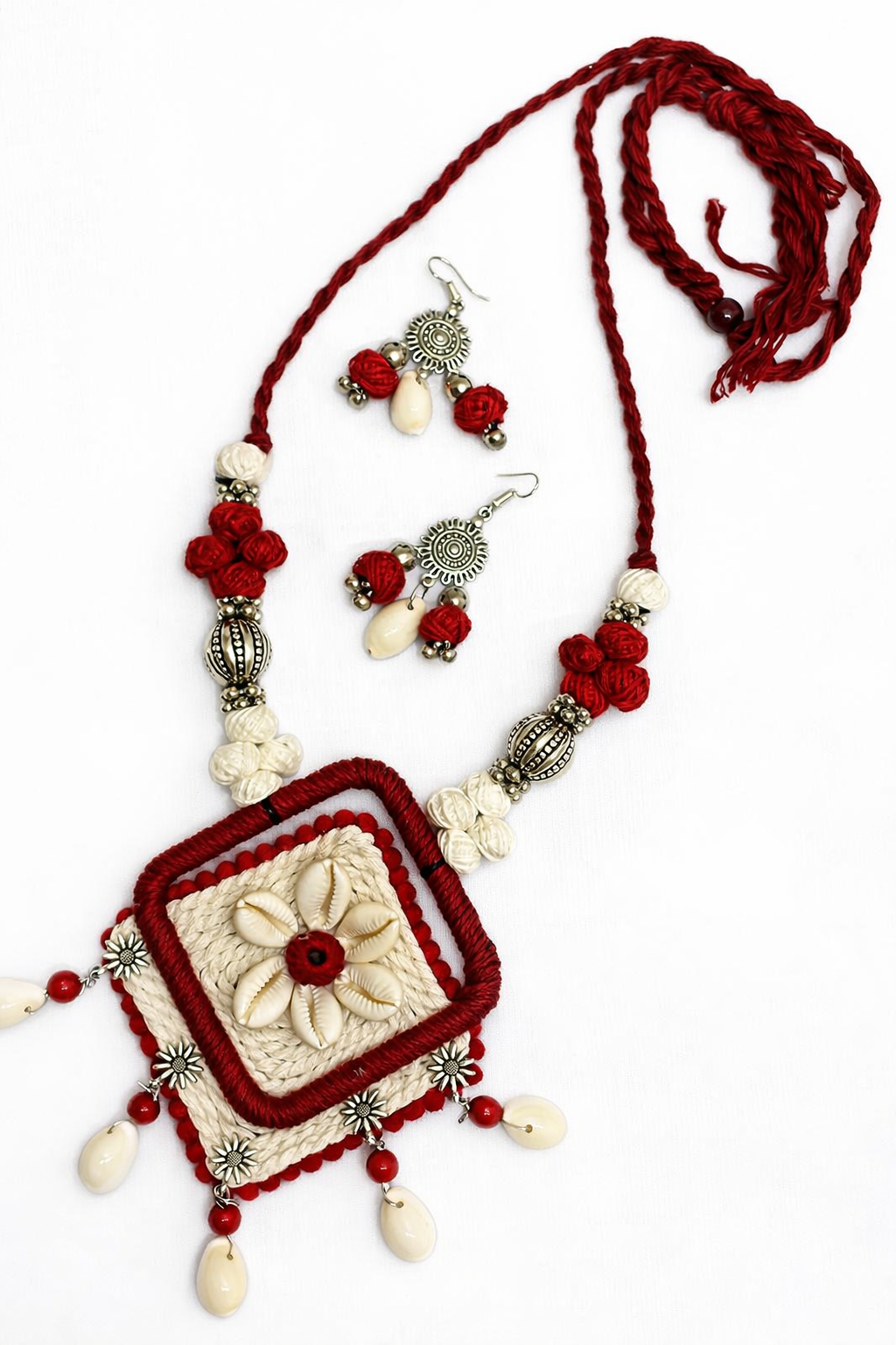 Handcrafted Floral Shell Pendant Necklace Set