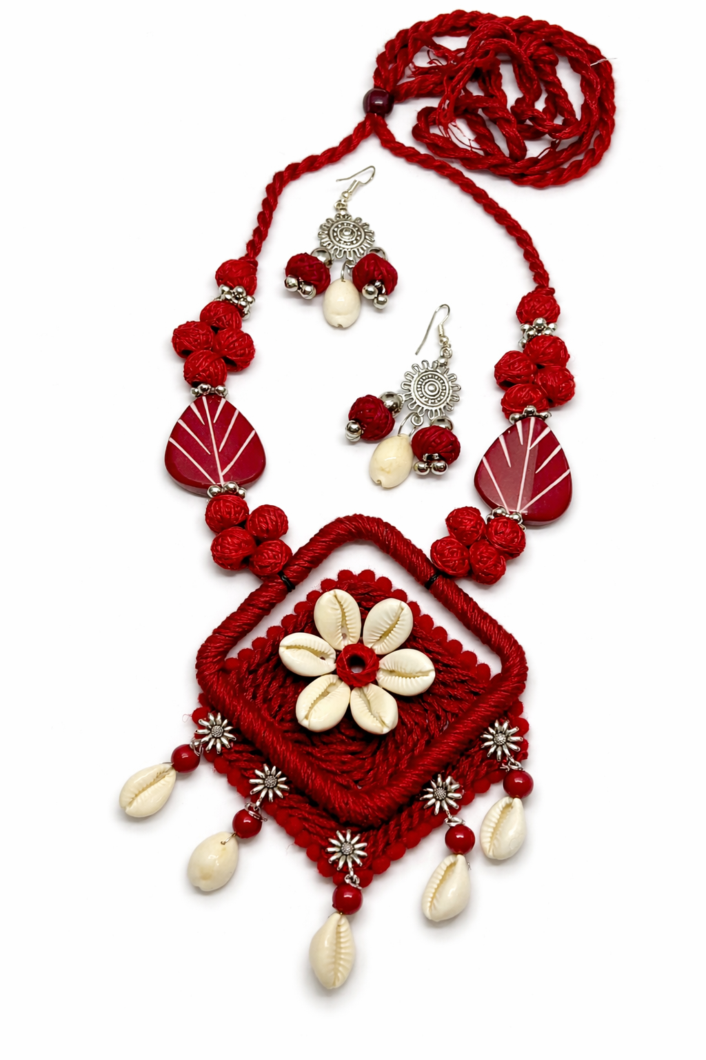 Handcrafted Floral Shell Pendant Necklace Set