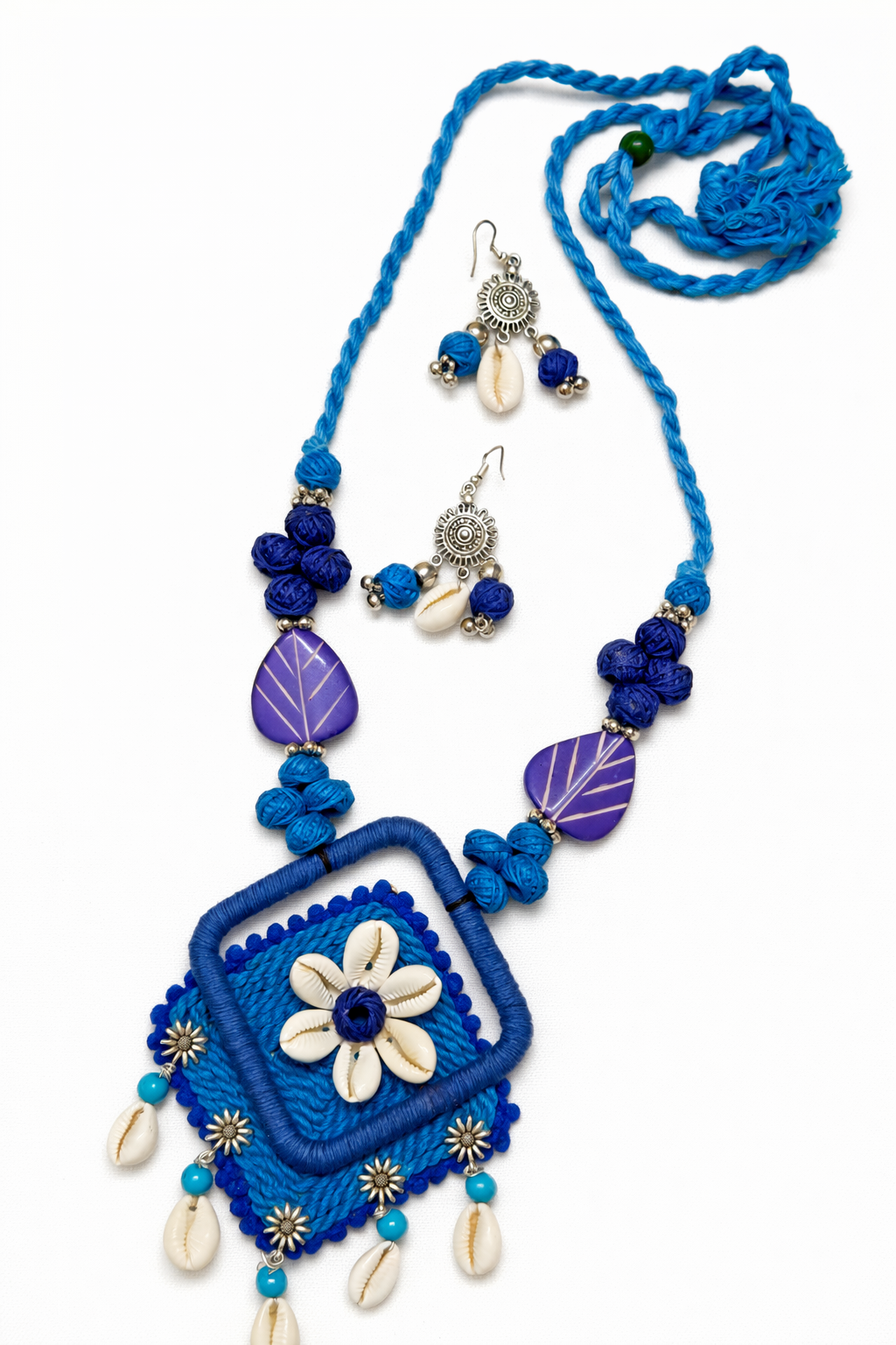 Handcrafted Floral Shell Pendant Necklace Set